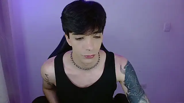 Snapshot of H3ll_B0I chatting on 04.07.26 H3ll B0I online show from 04.07.26