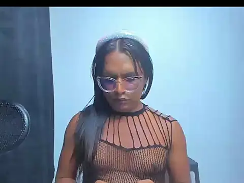 Snapshot of monsterdickcessy_22cm chatting on 01.30.25 monsterdickcessy 22cm online show from 01.30.25