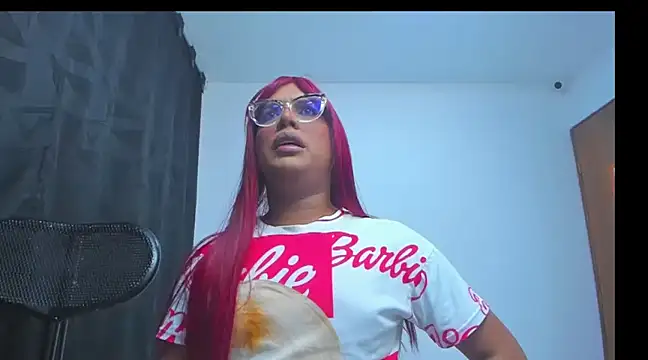 Snapshot of monsterdickcessy_22cm chatting on 02.15.25 monsterdickcessy 22cm online show from 02.15.25