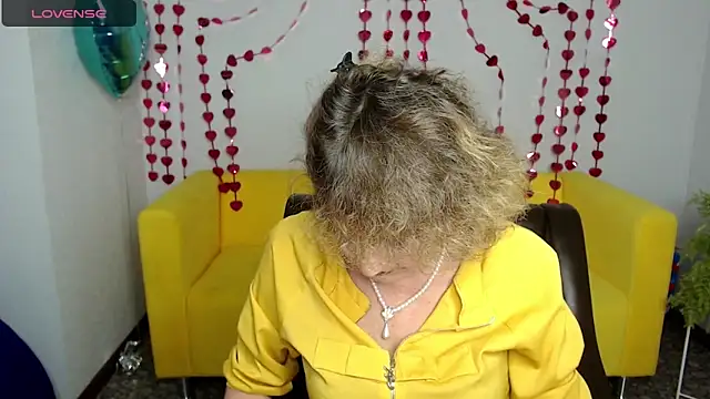 Snapshot of SexyGrandma_ chatting on 02.13.25 SexyGrandma online show from 02.13.25