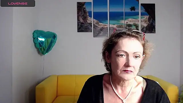 Snapshot of SexyGrandma_ chatting on 03.21.25 SexyGrandma online show from 03.21.25