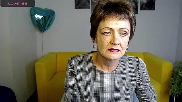 Snapshot of SexyGrandma_ chatting on 03.22.25 SexyGrandma online show from 03.22.25