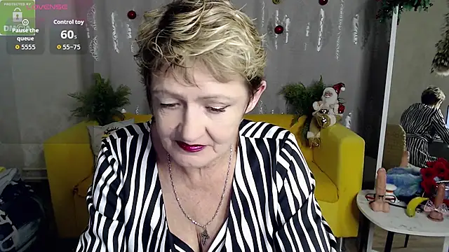 Snapshot of SexyGrandma_ chatting on 12.19.25 SexyGrandma online show from 12.19.25