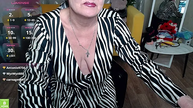 Snapshot of SexyGrandma_ chatting on 02.18.26 SexyGrandma online show from 02.18.26