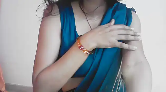 Snapshot of kajal__bhabhi_ chatting on 02.10.25 kajal bhabhi online show from 02.10.25