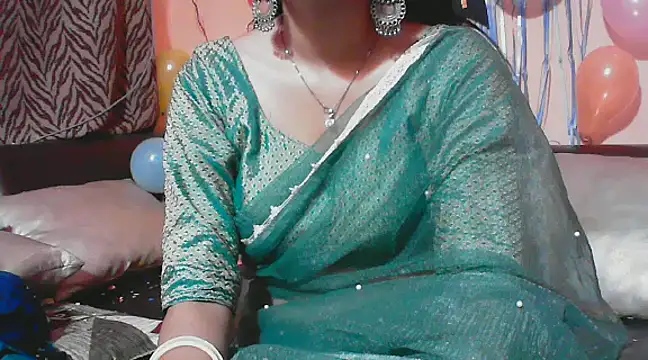 Snapshot of kajal__bhabhi_ chatting on 03.09.25 kajal bhabhi online show from 03.09.25