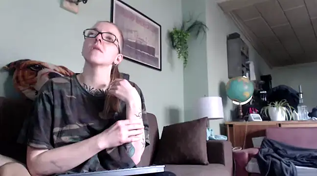 Snapshot of Astrid-Gilbert chatting on 02.26.25 Astrid-Gilbert online show from 02.26.25