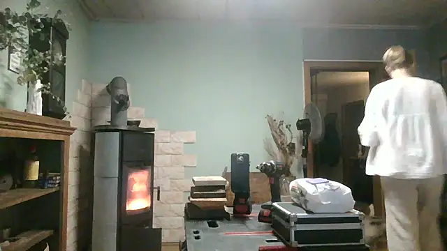 Snapshot of Astrid-Gilbert chatting on 12.19.25 Astrid-Gilbert online show from 12.19.25