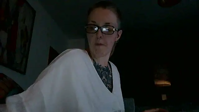 Snapshot of Astrid-Gilbert chatting on 12.20.25 Astrid-Gilbert online show from 12.20.25