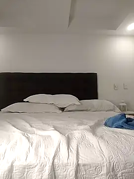 sofiaxox online show from 12.24.24