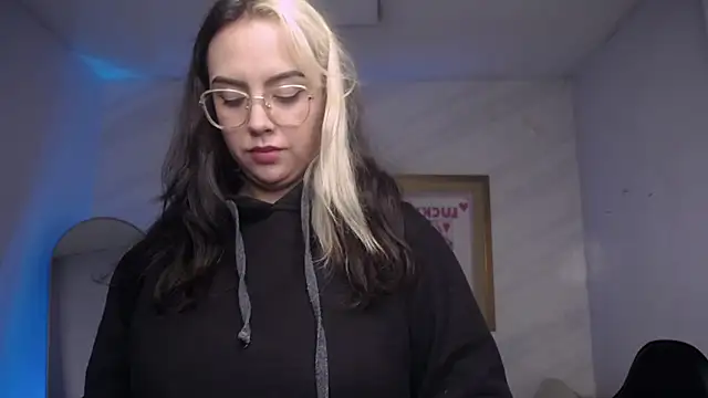 Hela v online show from 10.28.25