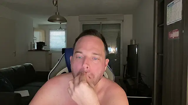 Funnyjul31 online show from 03.14.25