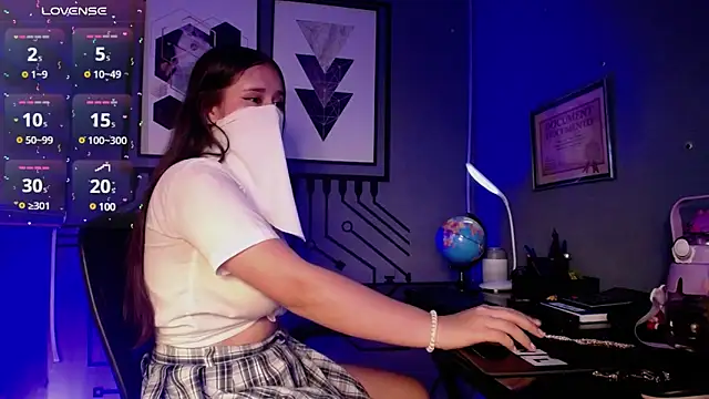 Snapshot of LeilaRasi chatting on 02.08.25 LeilaRasi online show from 02.08.25