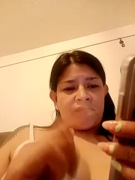 Snapshot of bri_ali chatting on 03.11.25 bri ali online show from 03.11.25