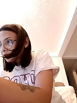 Snapshot of bri_ali chatting on 03.21.25 bri ali online show from 03.21.25