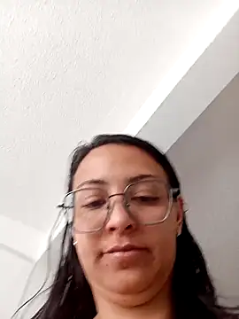 Snapshot of bri_ali chatting on 12.20.25 bri ali online show from 12.20.25