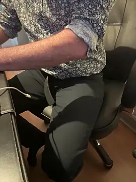 Snapshot of vincent1522 chatting on 02.01.25 vincent1522 online show from 02.01.25