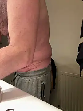 Snapshot of vincent1522 chatting on 02.12.25 vincent1522 online show from 02.12.25