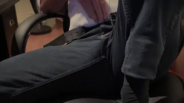 Snapshot of vincent1522 chatting on 02.12.25 vincent1522 online show from 02.12.25