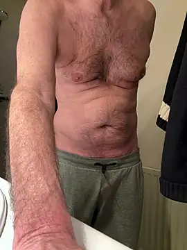 Snapshot of vincent1522 chatting on 02.20.25 vincent1522 online show from 02.20.25