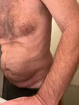 Snapshot of vincent1522 chatting on 11.14.25 vincent1522 online show from 11.14.25