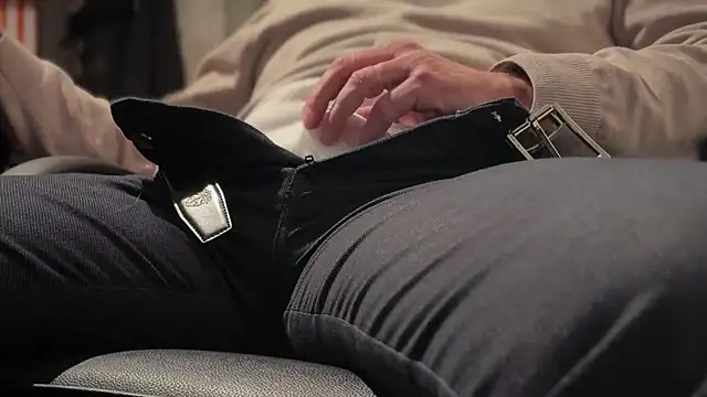 Snapshot of vincent1522 chatting on 11.20.25 vincent1522 online show from 11.20.25