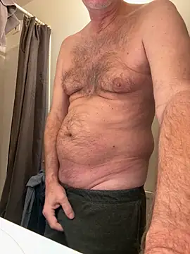 Snapshot of vincent1522 chatting on 11.27.25 vincent1522 online show from 11.27.25