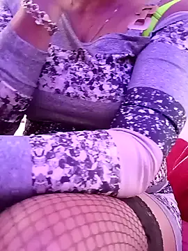 Snapshot of Juliana60 chatting on 02.01.25 Juliana60 online show from 02.01.25