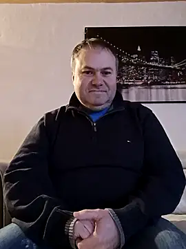 Snapshot of Pourleplasirs chatting on 02.04.25 Pourleplasirs online show from 02.04.25