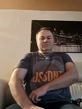 Snapshot of Pourleplasirs chatting on 02.14.25 Pourleplasirs online show from 02.14.25