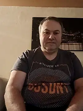 Snapshot of Pourleplasirs chatting on 02.15.25 Pourleplasirs online show from 02.15.25