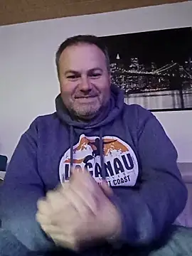 Snapshot of Pourleplasirs chatting on 11.11.25 Pourleplasirs online show from 11.11.25