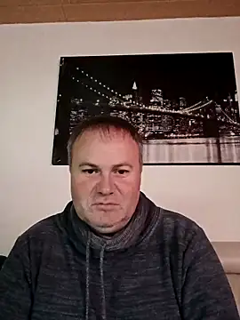 Snapshot of Pourleplasirs chatting on 11.19.25 Pourleplasirs online show from 11.19.25
