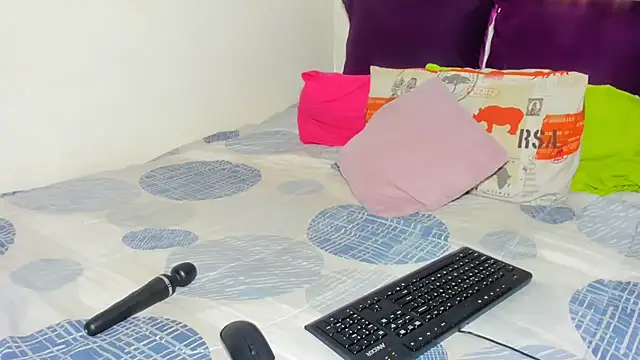 Snapshot of Queen_Love1 chatting on 02.25.25 Queen Love1 online show from 02.25.25