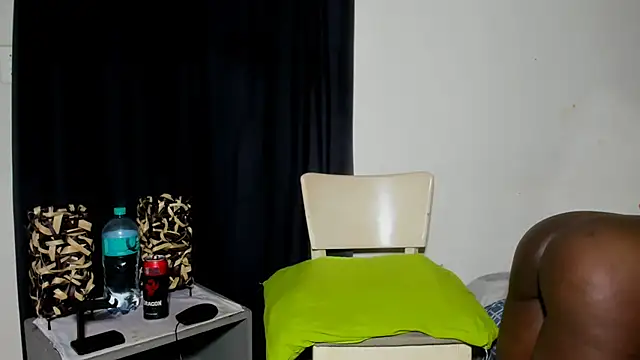 Snapshot of Queen_Love1 chatting on 02.25.25 Queen Love1 online show from 02.25.25