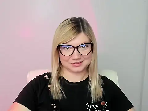 Lola moree online show from 09.22.25