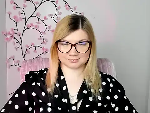 Lola moree online show from 04.06.26