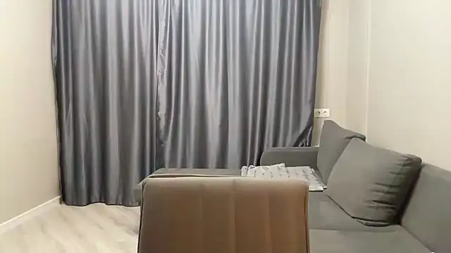 Snapshot of anora_sunny chatting on 02.19.25 anora sunny online show from 02.19.25