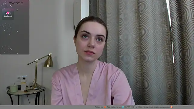 Snapshot of Hustle_Babyy chatting on 03.04.26 Hustle Babyy online show from 03.04.26