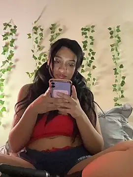 Snapshot of Cristinasunny chatting on 11.12.25 Cristinasunny online show from 11.12.25