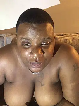 Snapshot of tiptrx chatting on 01.31.25 tiptrx online show from 01.31.25