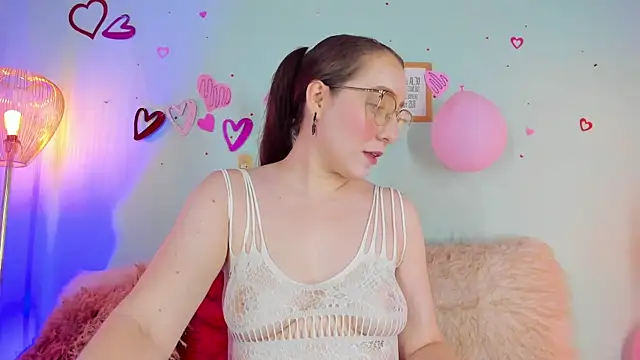 Snapshot of julietha_bianco_ chatting on 02.18.25 julietha bianco online show from 02.18.25