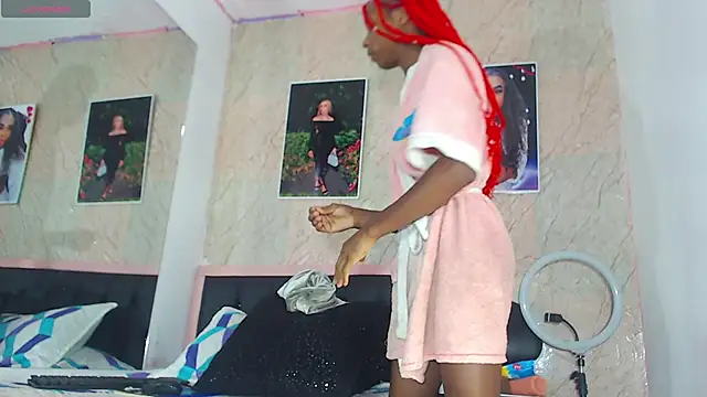 k stormi  online show from 10.13.25