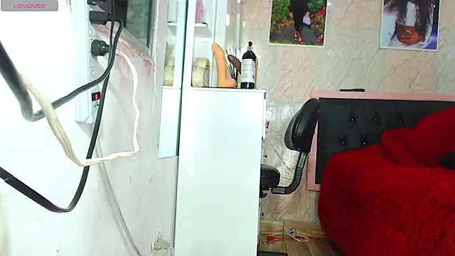 k stormi  online show from 04.17.26