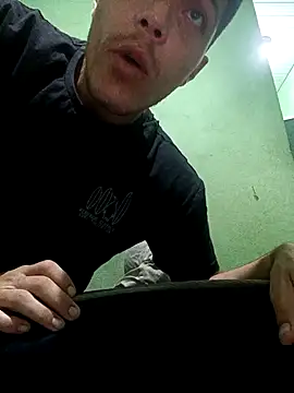 Snapshot of JapeDoBryan chatting on 03.03.25 JapeDoBryan online show from 03.03.25