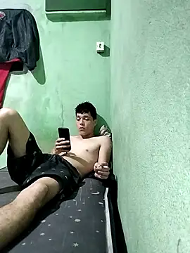 Snapshot of JapeDoBryan chatting on 03.08.25 JapeDoBryan online show from 03.08.25