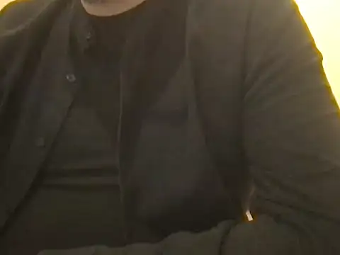 Snapshot of LEB_bott89 chatting on 11.10.25 LEB bott89 online show from 11.10.25