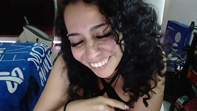 Snapshot of AliceSweet4U chatting on 03.08.25 AliceSweet4U online show from 03.08.25
