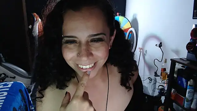 Snapshot of AliceSweet4U chatting on 03.22.25 AliceSweet4U online show from 03.22.25