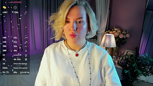 Nikki Kai online show from 12.15.25